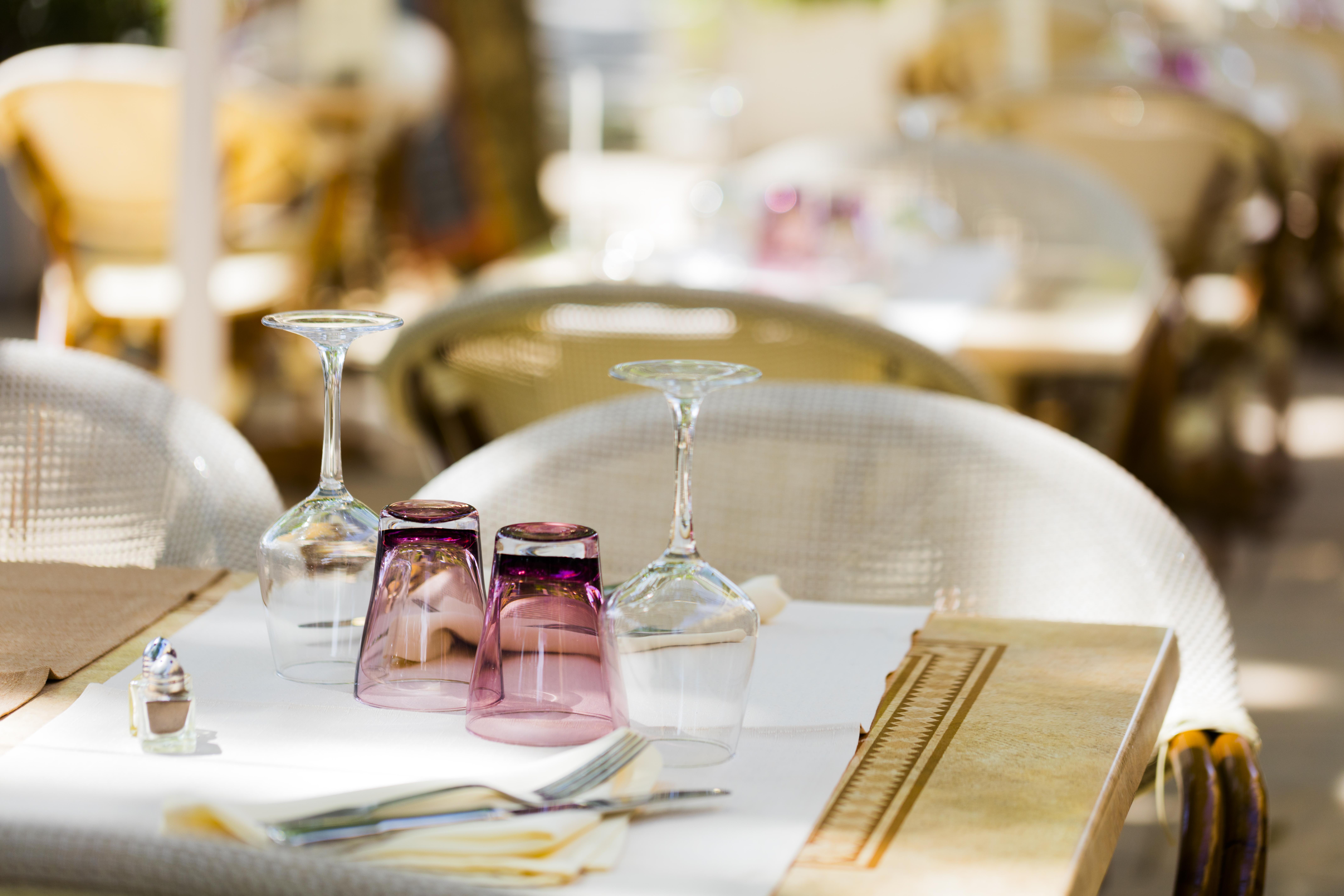Logis Hotel Restaurant Le Cours Saint-Gilles  Exterior foto