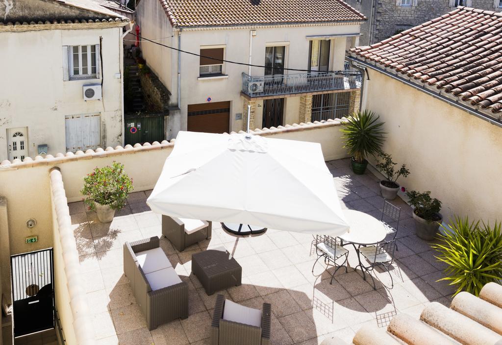 Logis Hotel Restaurant Le Cours Saint-Gilles  Exterior foto