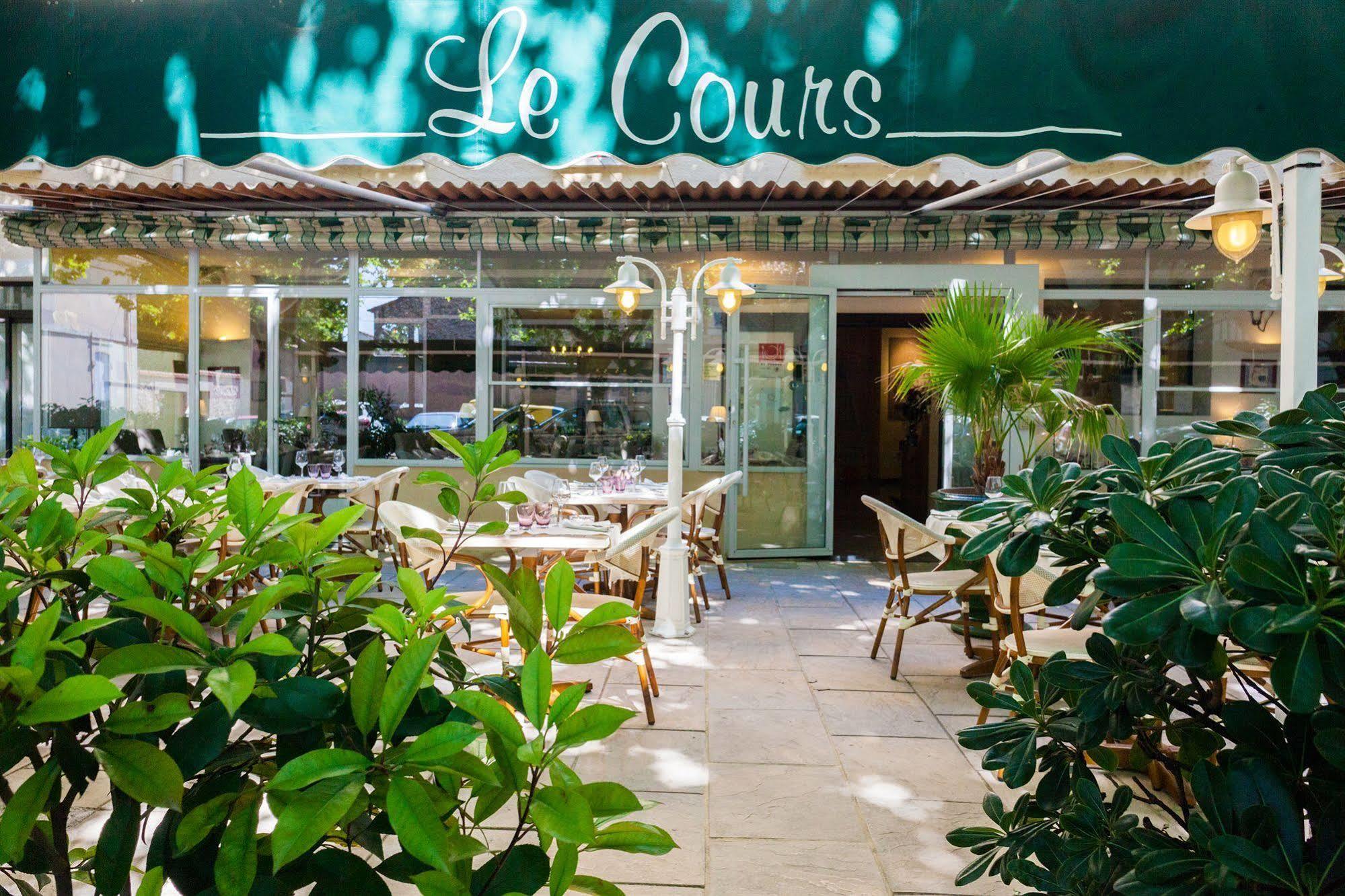 Logis Hotel Restaurant Le Cours Saint-Gilles  Exterior foto