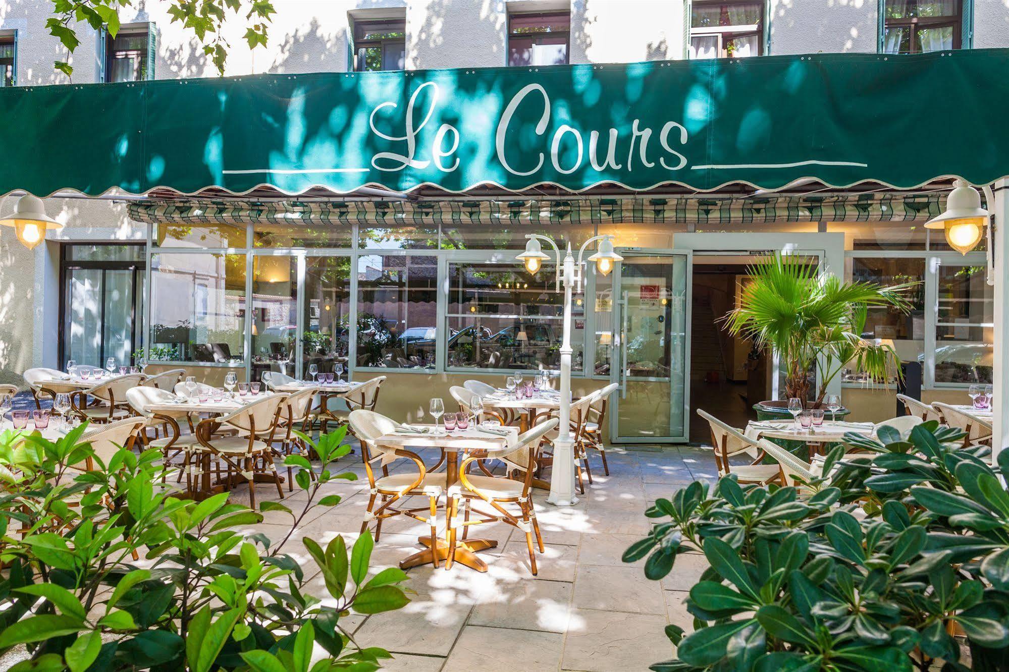 Logis Hotel Restaurant Le Cours Saint-Gilles  Exterior foto