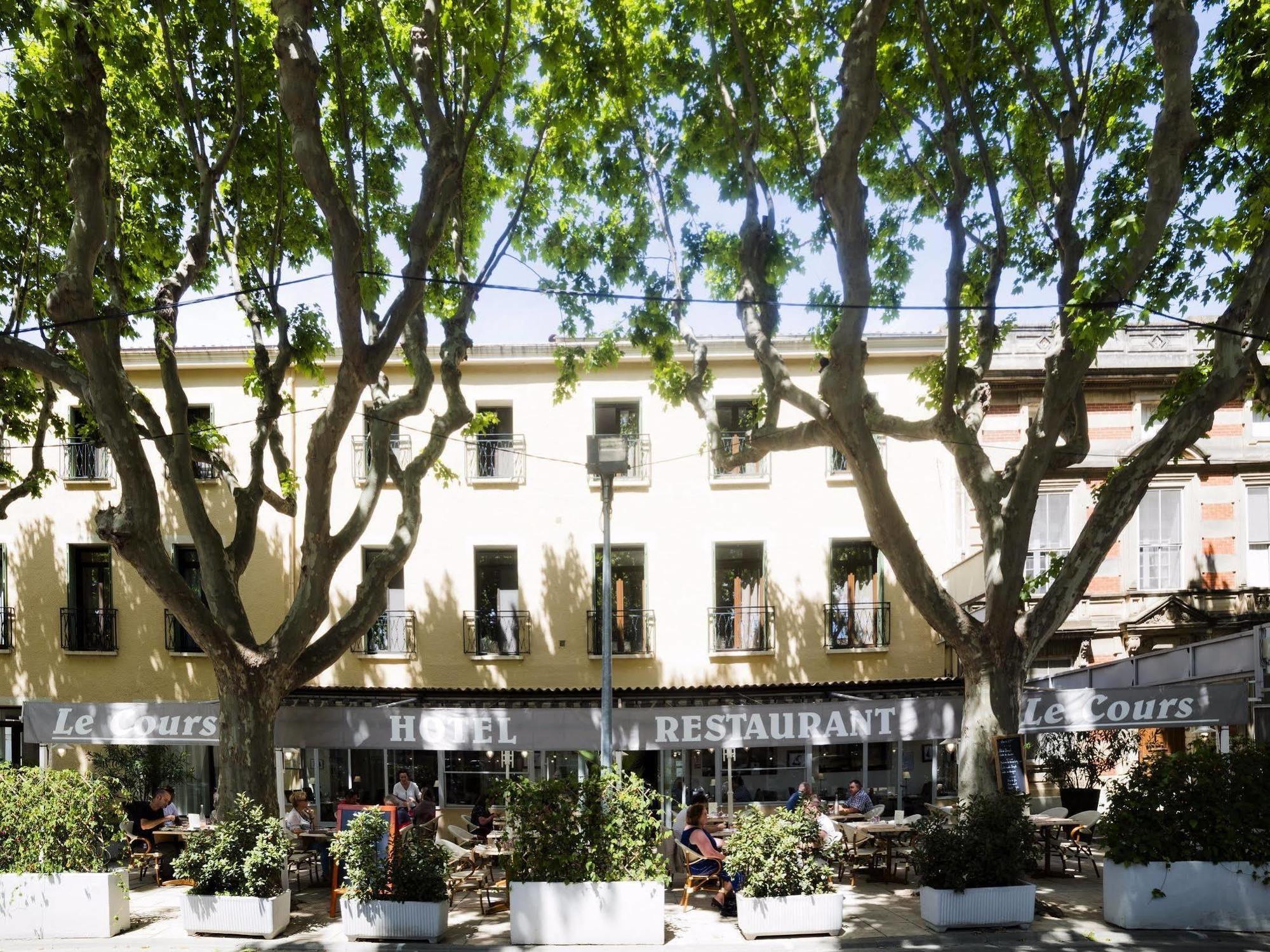 Logis Hotel Restaurant Le Cours Saint-Gilles  Exterior foto